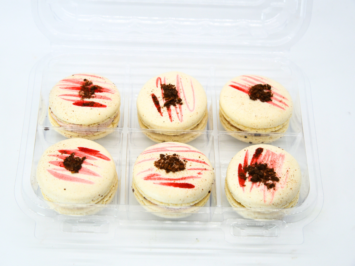 Vegan Raspberry Macaron