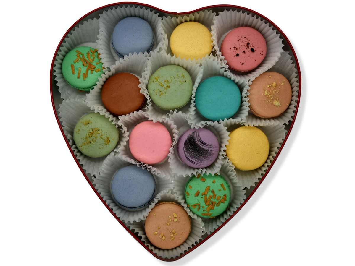 Heart DeLuxe BOX of 15 pcs macarons