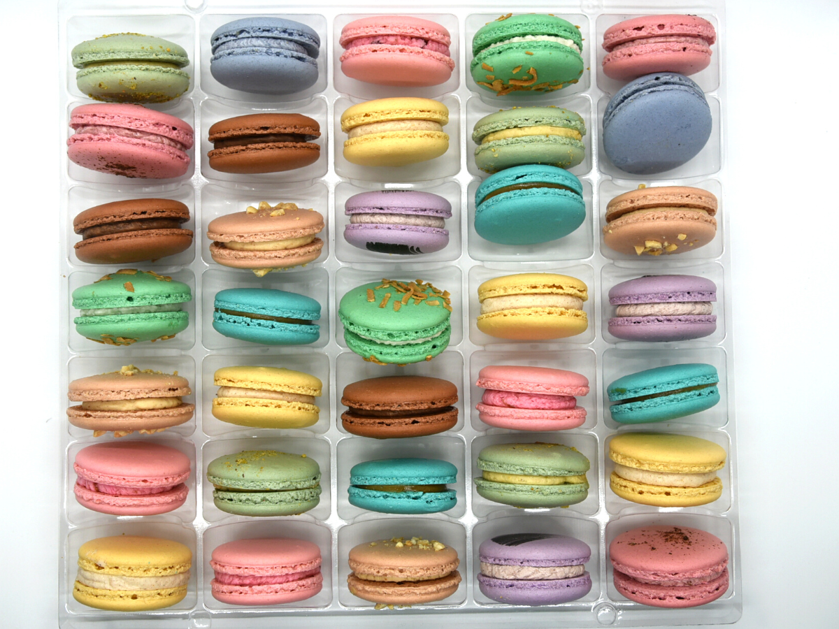 .BOX Surprise me! Macarons BOX 6 / 12 / 24 / 35 pcs.