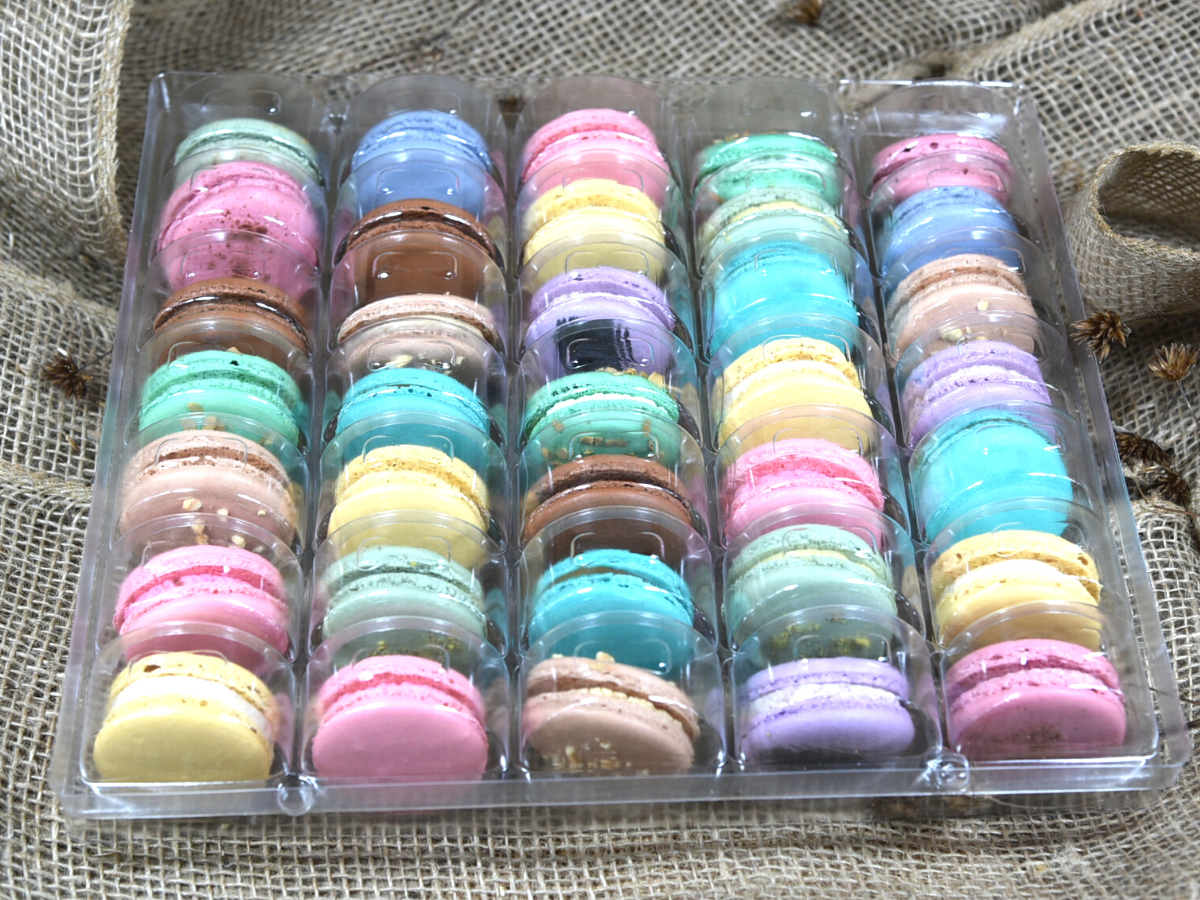 .BOX Surprise me! Macarons BOX 6 / 12 / 24 / 35 pcs.