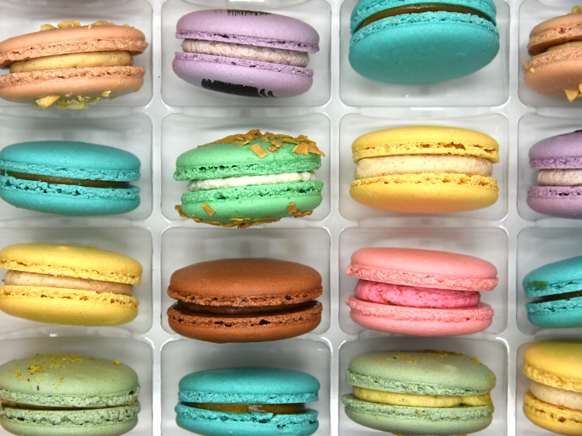 .BOX Surprise me! Macarons BOX 6 / 12 / 24 / 35 pcs.