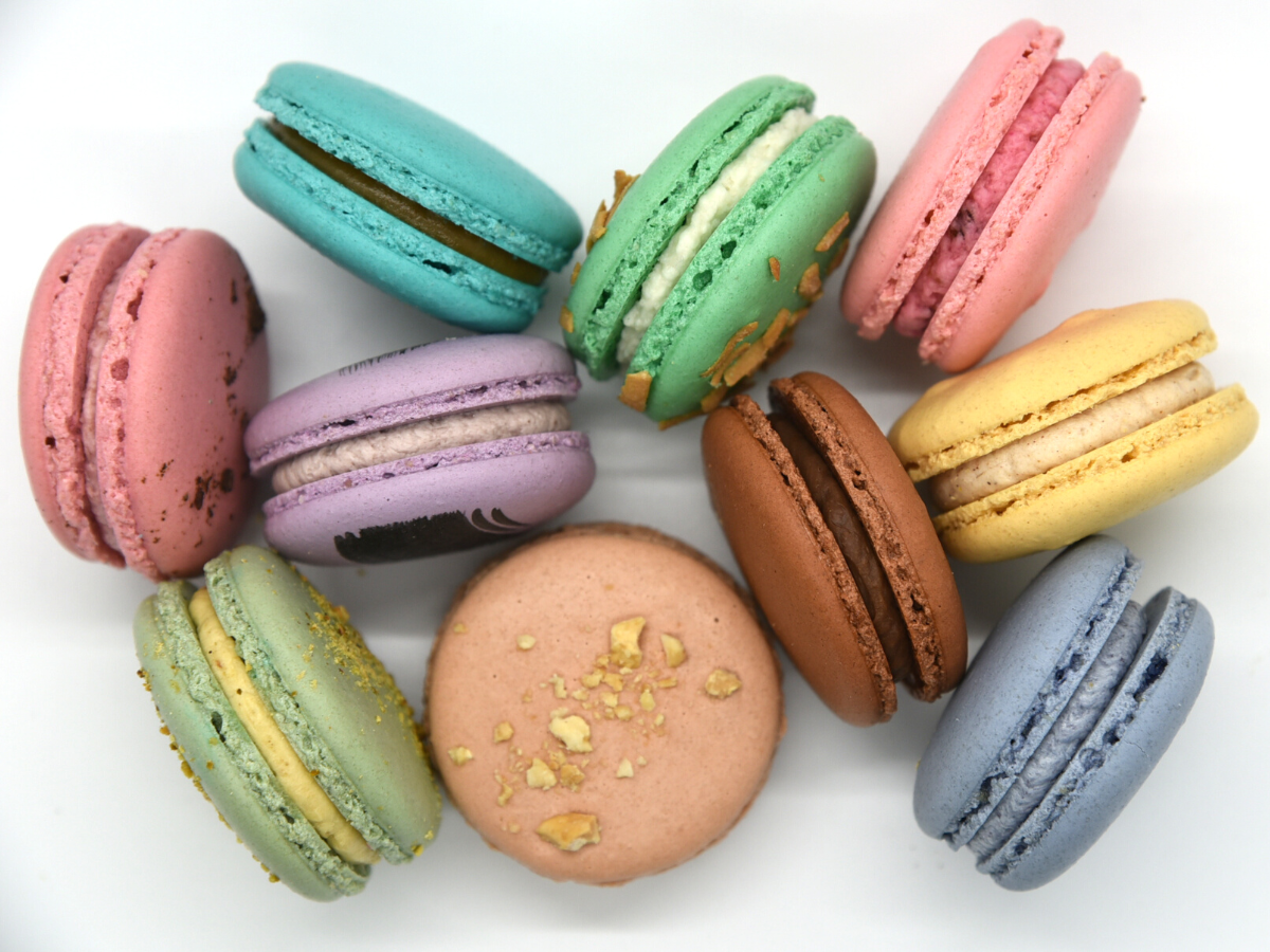 .BOX Surprise me! Macarons BOX 6 / 12 / 24 / 35 pcs.