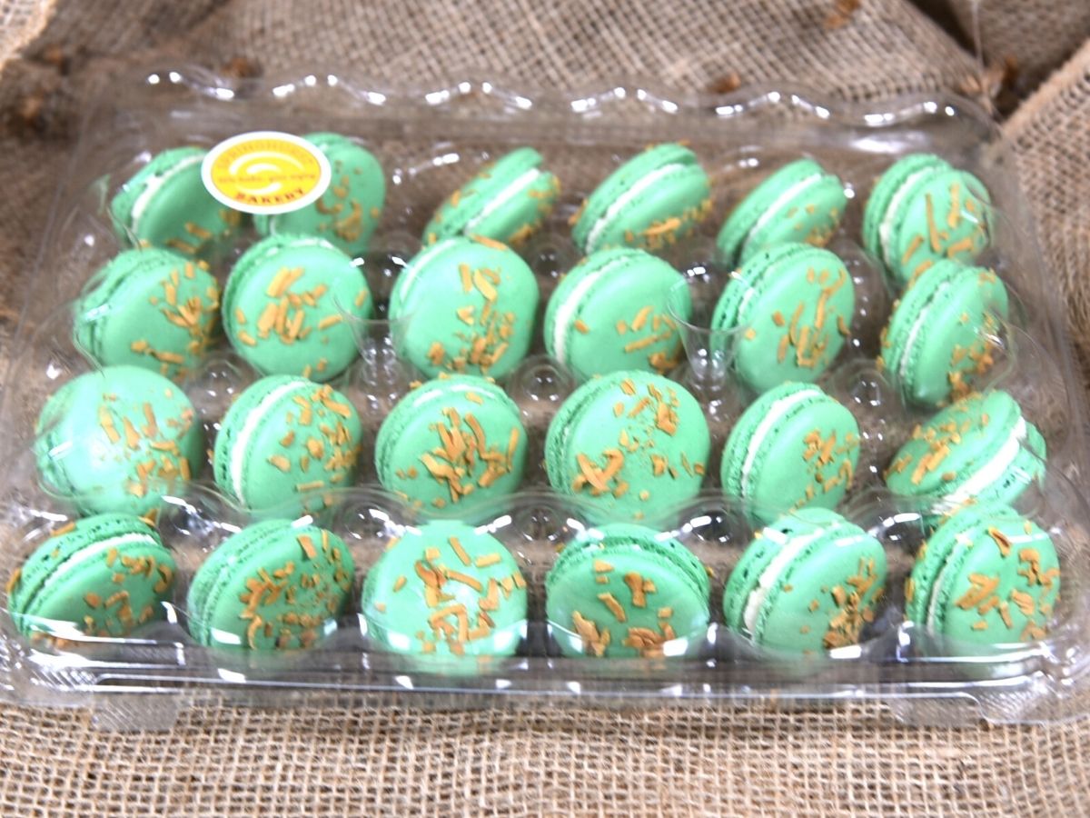 Macaron Caribbean Coconut