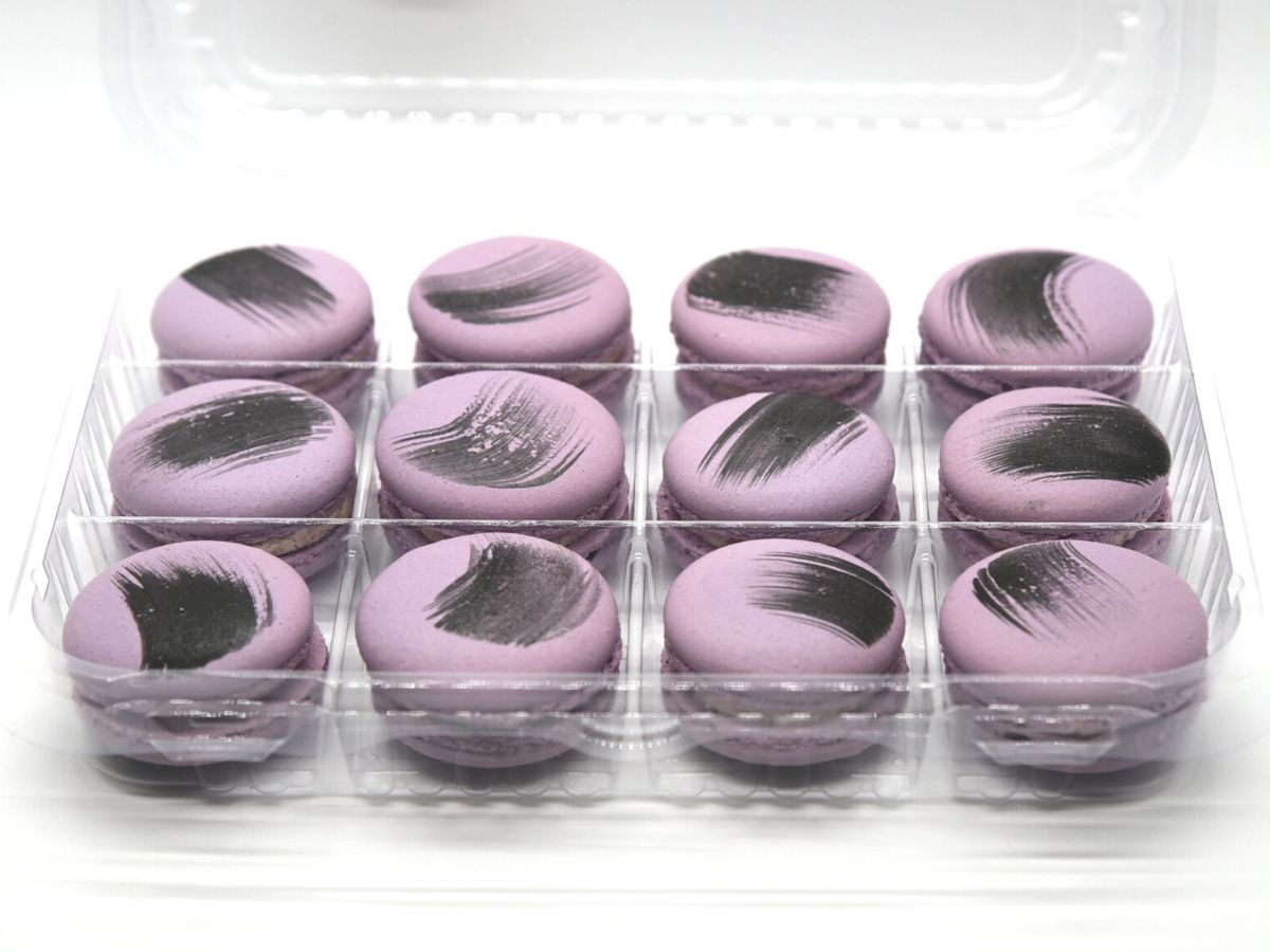Blackberry_macaron 12 psc