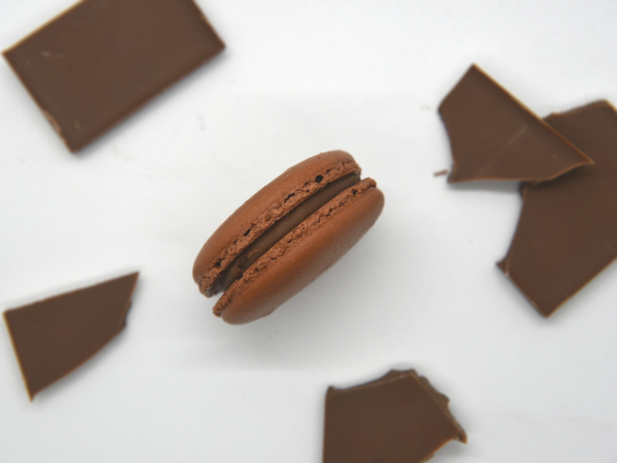 Macaron Milk CHocolate