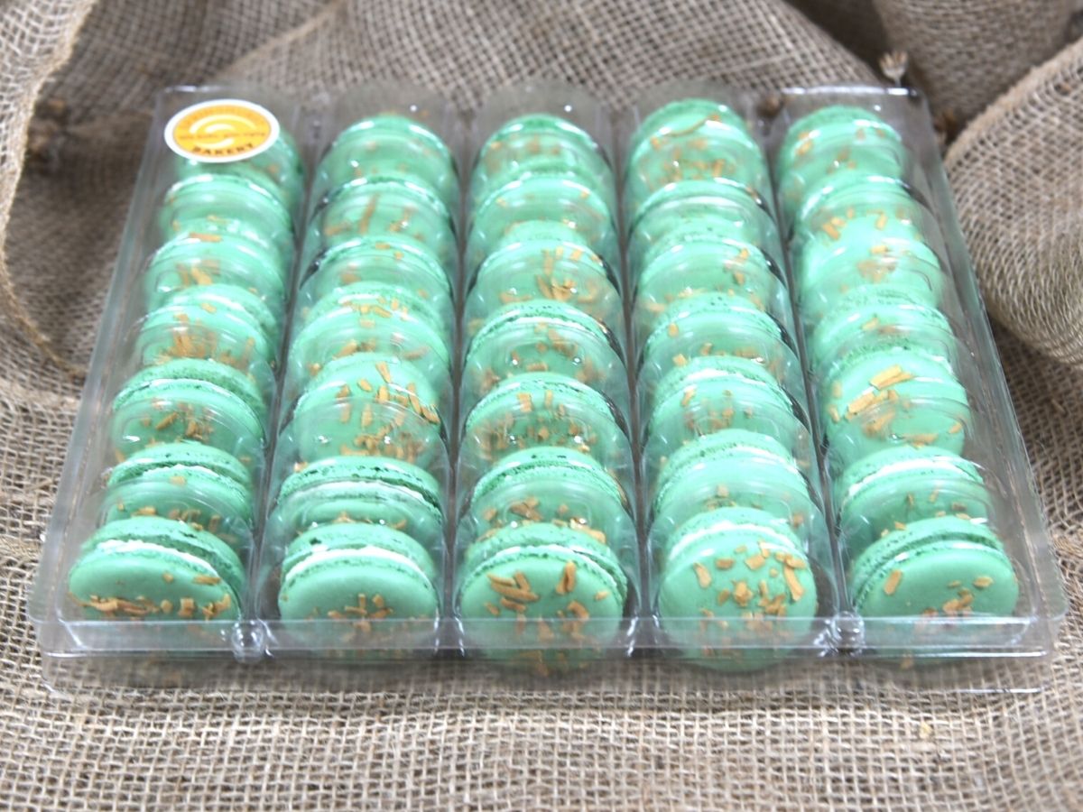 Macaron Caribbean Coconut