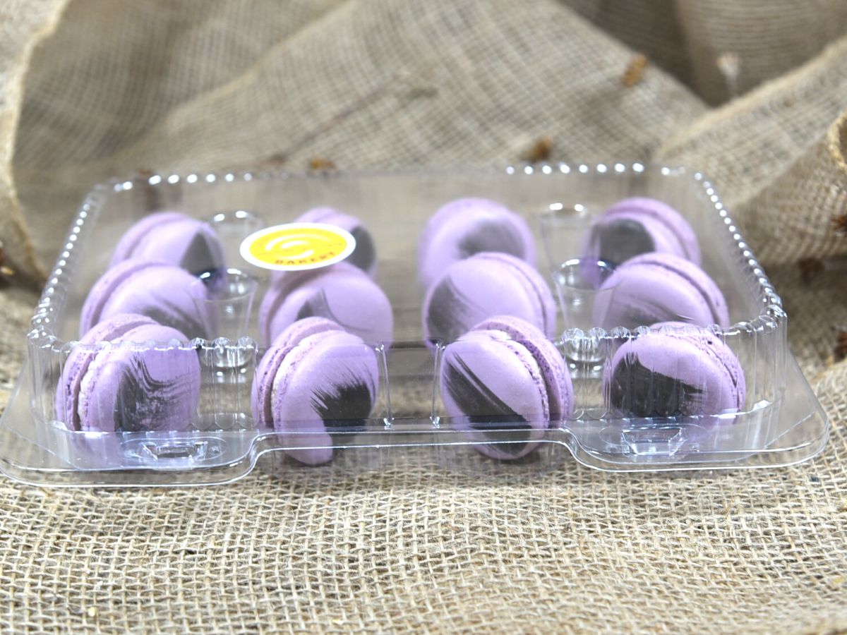 Blackberry_macaron 12 psc