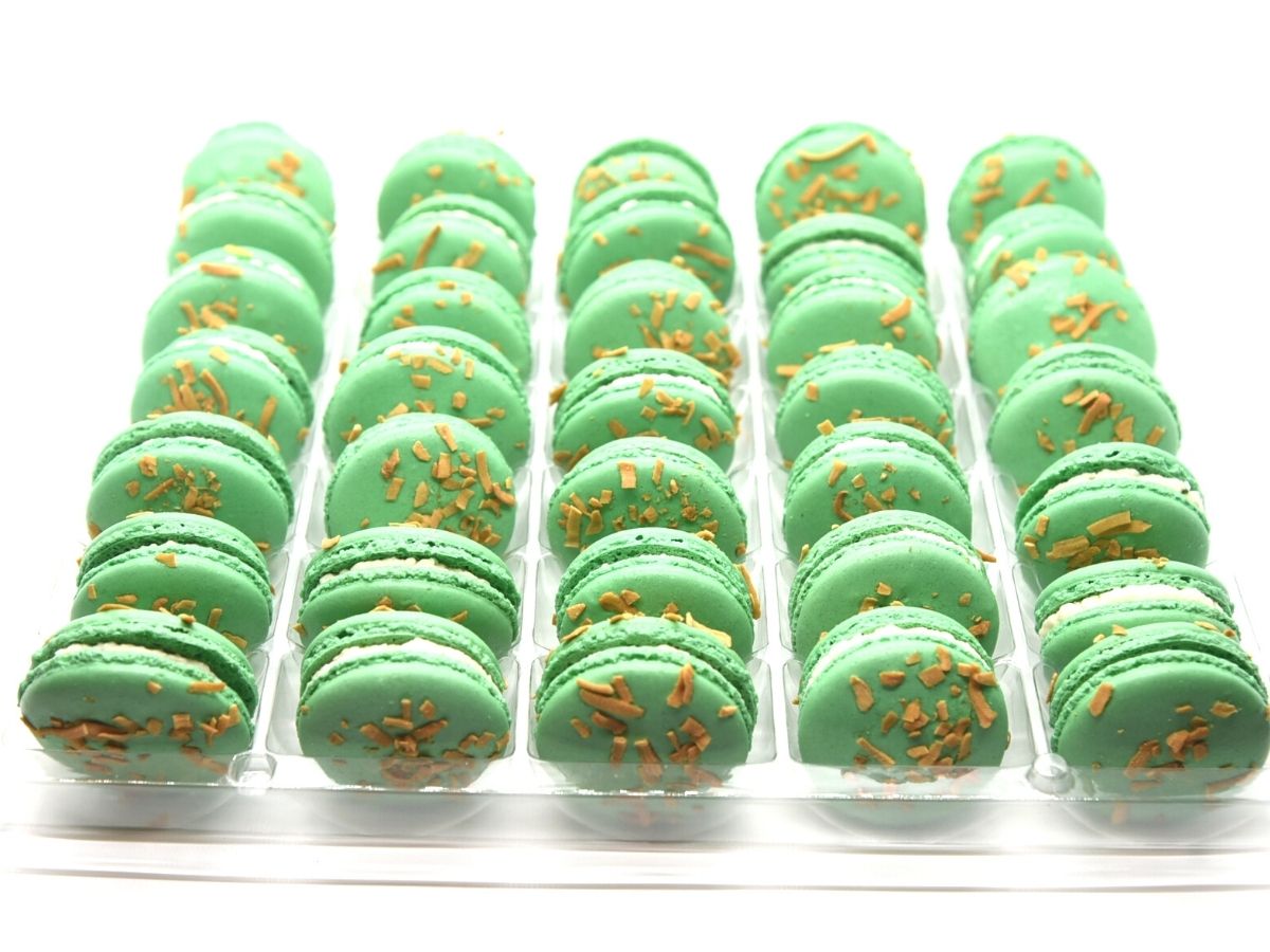 Macaron Caribbean Coconut