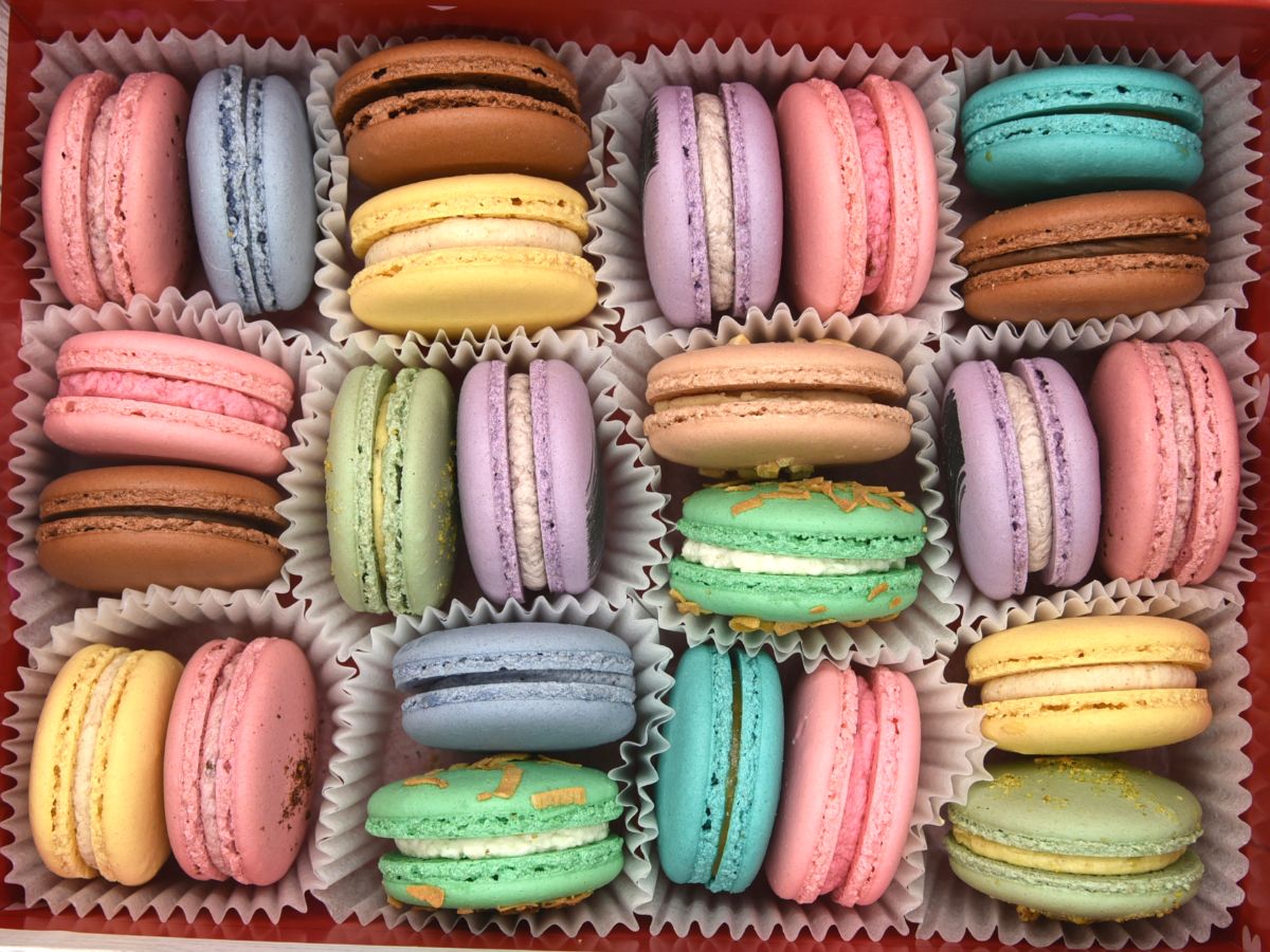 Valentine's_Day_Macarons_BOX